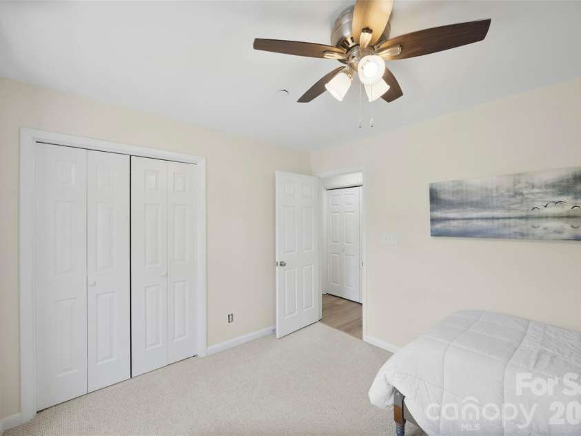 9808 Emerald Point Drive, Charlotte, NC 28278.  MLS# CAR4393895, YatesRealty ID 39108. Guest Room