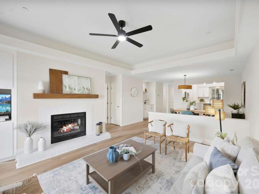 9808 Emerald Point Drive, Charlotte, NC 28278.  MLS# CAR4393895, YatesRealty ID 39108. Open floor Plan Living Area