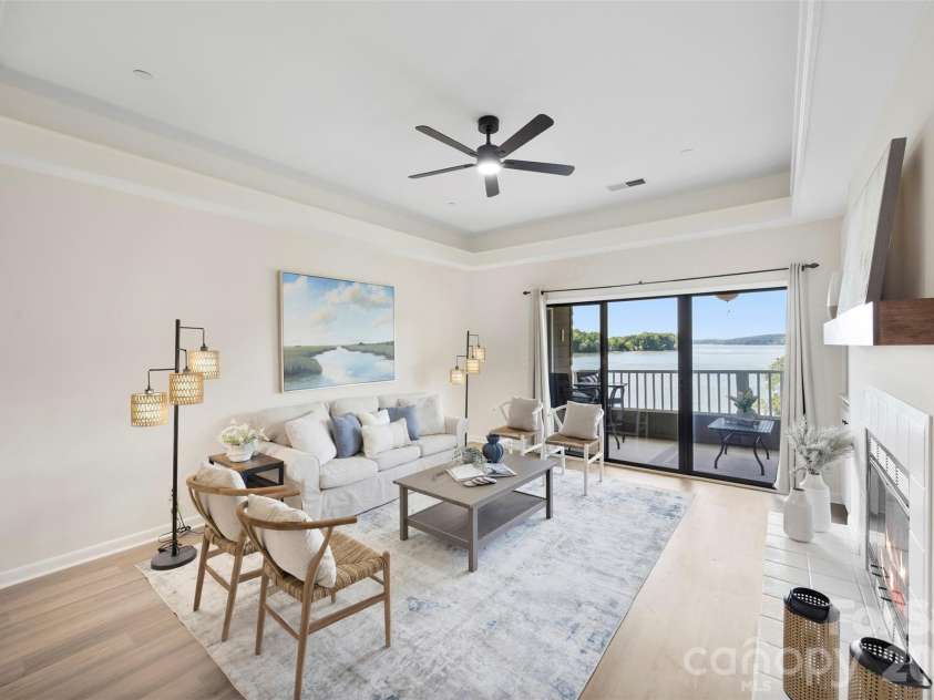 9808 Emerald Point Drive, Charlotte, NC 28278.  MLS# CAR4393895, YatesRealty ID 39108. Open floor Plan Living Area