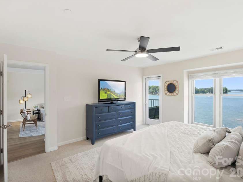 9808 Emerald Point Drive, Charlotte, NC 28278.  MLS# CAR4393895, YatesRealty ID 39108. Primary Bedroom