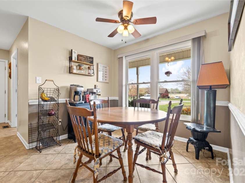 139 Meadow Oaks Drive, Statesville, NC 28625.  MLS# CAR4241958, YatesRealty ID 3911. 