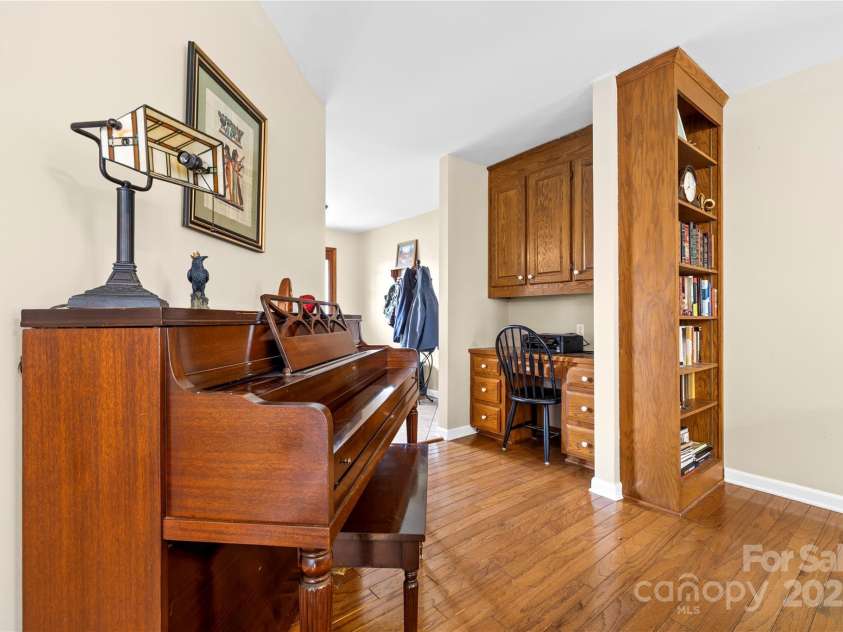 139 Meadow Oaks Drive, Statesville, NC 28625.  MLS# CAR4241958, YatesRealty ID 3911. 
