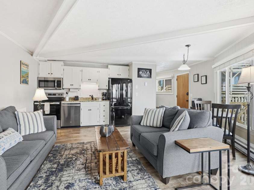 315 Timber Ridge Road, Sugar Mountain, NC 28604.  MLS# CAR4344211, YatesRealty ID 3911. 