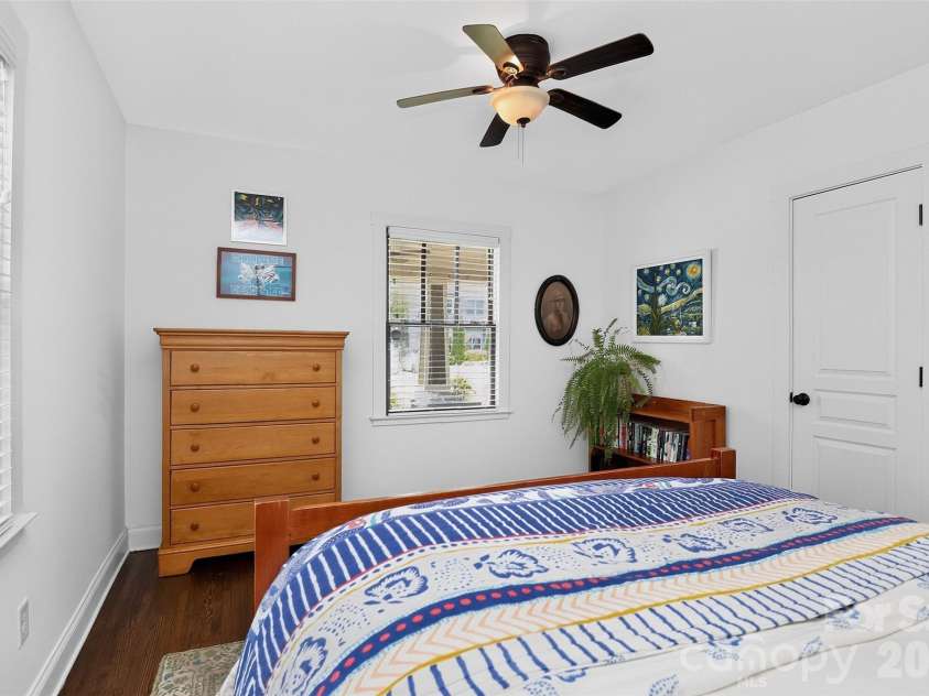 922 Drummond Avenue, Charlotte, NC 28205.  MLS# CAR4404584, YatesRealty ID 39113. 