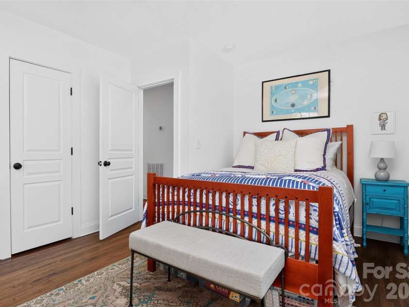 922 Drummond Avenue, Charlotte, NC 28205.  MLS# CAR4404584, YatesRealty ID 39113. 