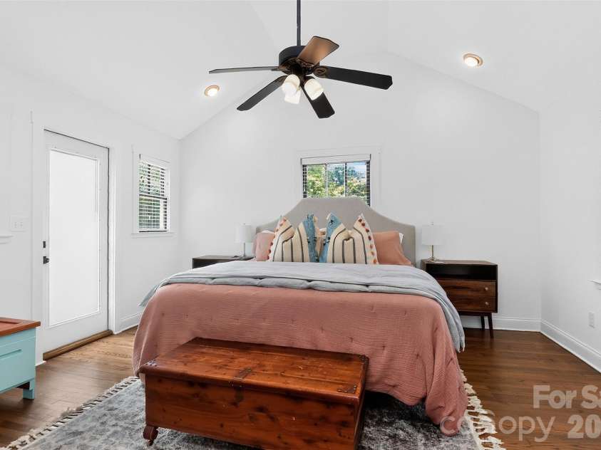922 Drummond Avenue, Charlotte, NC 28205.  MLS# CAR4404584, YatesRealty ID 39113. 