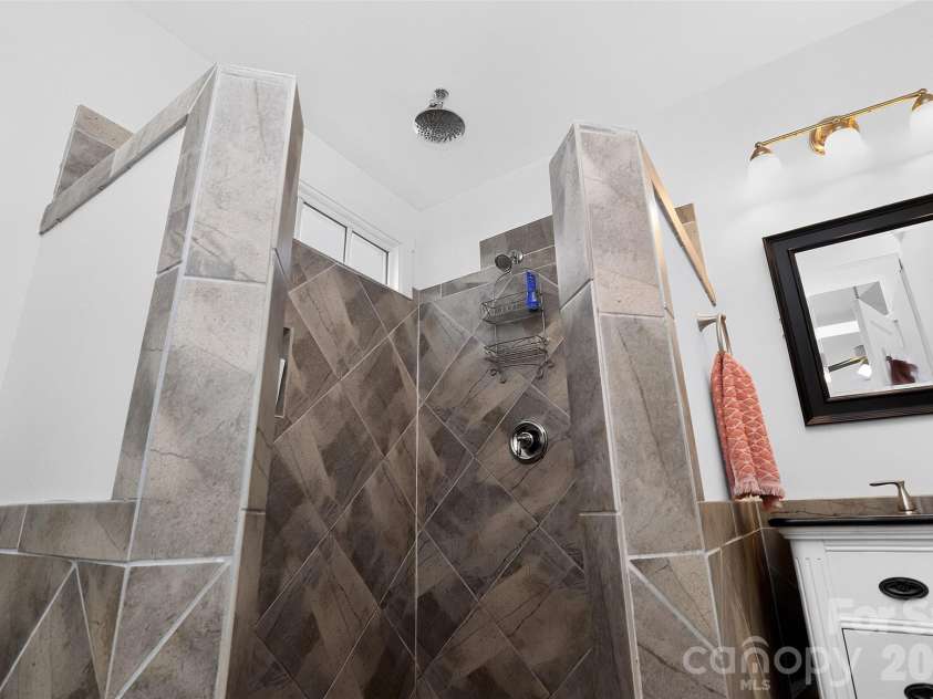 922 Drummond Avenue, Charlotte, NC 28205.  MLS# CAR4404584, YatesRealty ID 39113. 