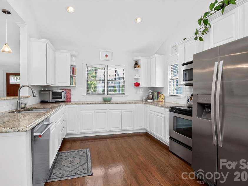 922 Drummond Avenue, Charlotte, NC 28205.  MLS# CAR4404584, YatesRealty ID 39113. 
