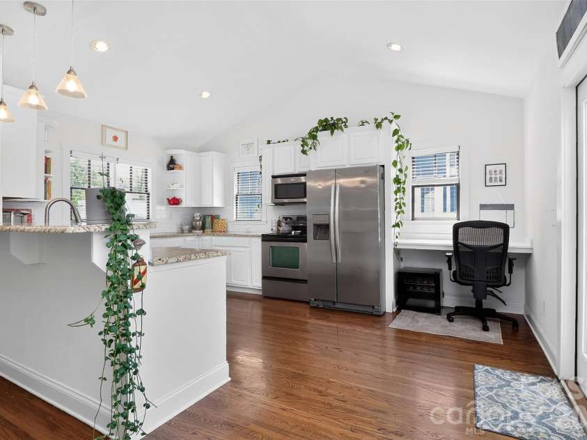 922 Drummond Avenue, Charlotte, NC 28205.  MLS# CAR4404584, YatesRealty ID 39113. 