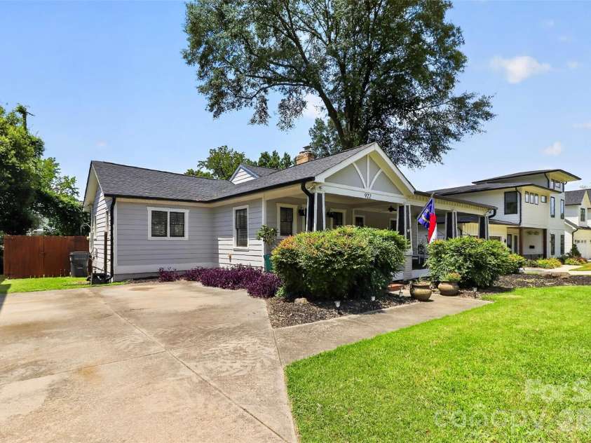 922 Drummond Avenue, Charlotte, NC 28205.  MLS# CAR4404584, YatesRealty ID 39113. 