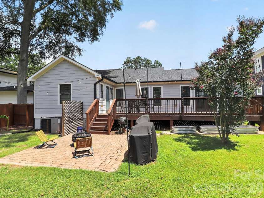 922 Drummond Avenue, Charlotte, NC 28205.  MLS# CAR4404584, YatesRealty ID 39113. 
