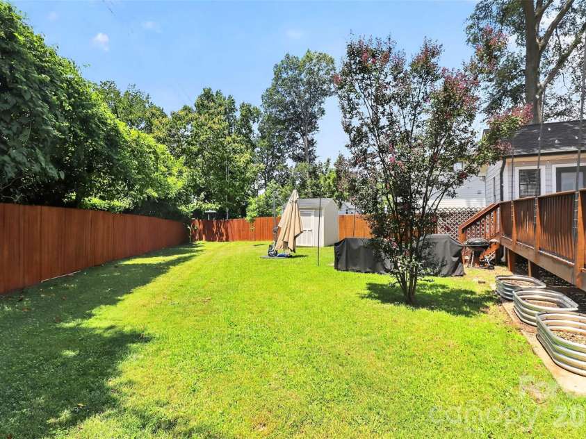 922 Drummond Avenue, Charlotte, NC 28205.  MLS# CAR4404584, YatesRealty ID 39113. 