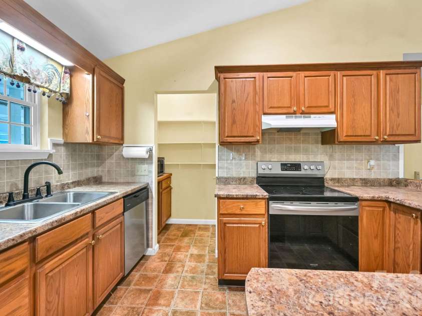 553 Morgan Branch Road, Marshall, NC 28753.  MLS# CAR4400698, YatesRealty ID 39114. 