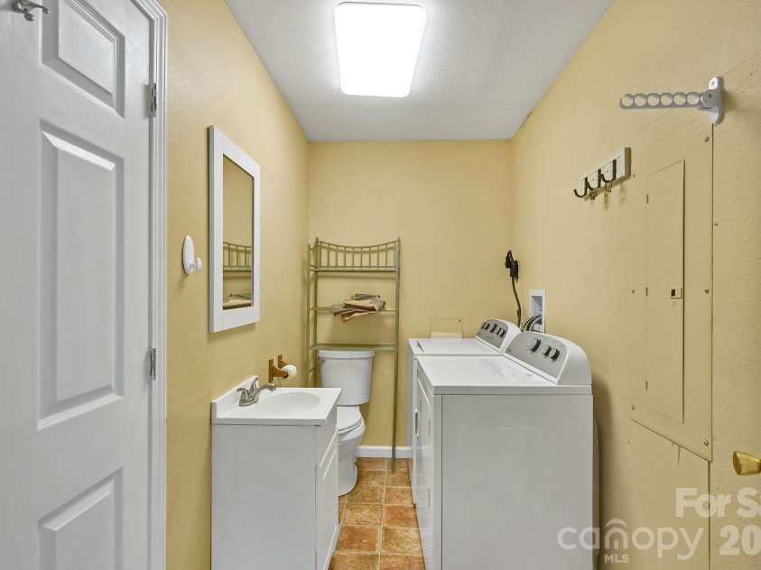 553 Morgan Branch Road, Marshall, NC 28753.  MLS# CAR4400698, YatesRealty ID 39114. Laundry Room