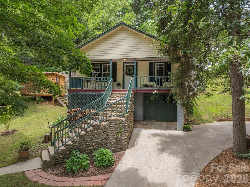 5249 Old Clyde Road, Clyde, NC 28721.  MLS# CAR4403909, YatesRealty ID 39117. 