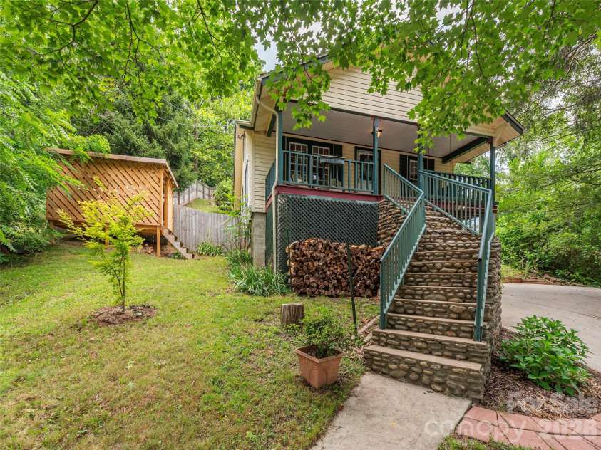 5249 Old Clyde Road, Clyde, NC 28721.  MLS# CAR4403909, YatesRealty ID 39117. 