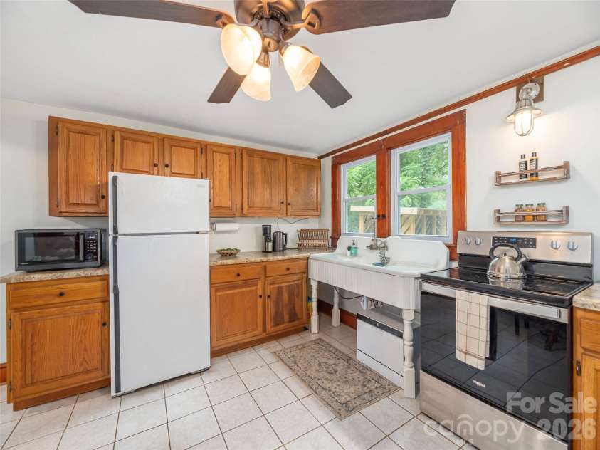5249 Old Clyde Road, Clyde, NC 28721.  MLS# CAR4403909, YatesRealty ID 39117. 