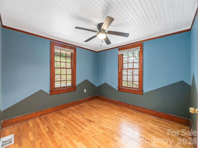 5249 Old Clyde Road, Clyde, NC 28721.  MLS# CAR4403909, YatesRealty ID 39117. 