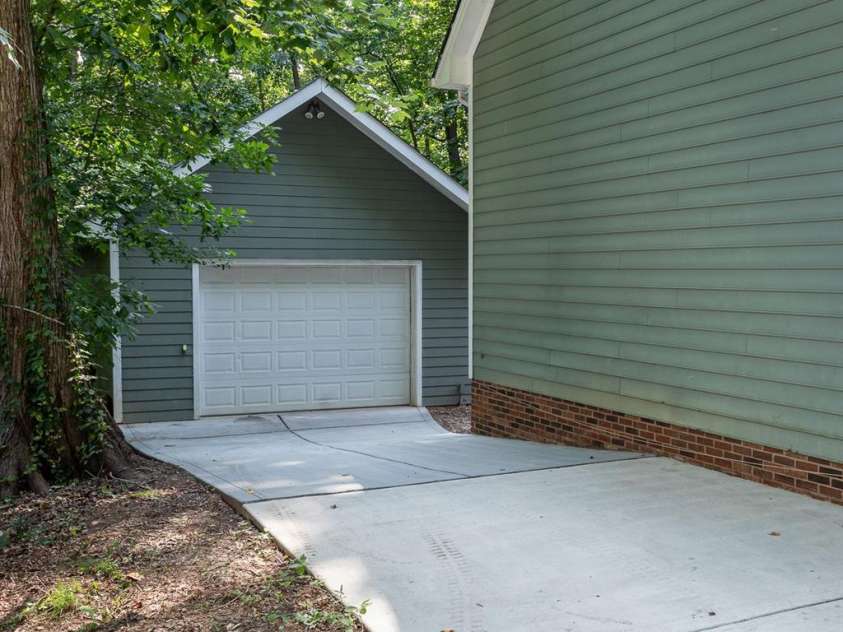 8907 Magnolia Estates Drive, Cornelius, NC 28031.  MLS# CAR4406312, YatesRealty ID 39119. 