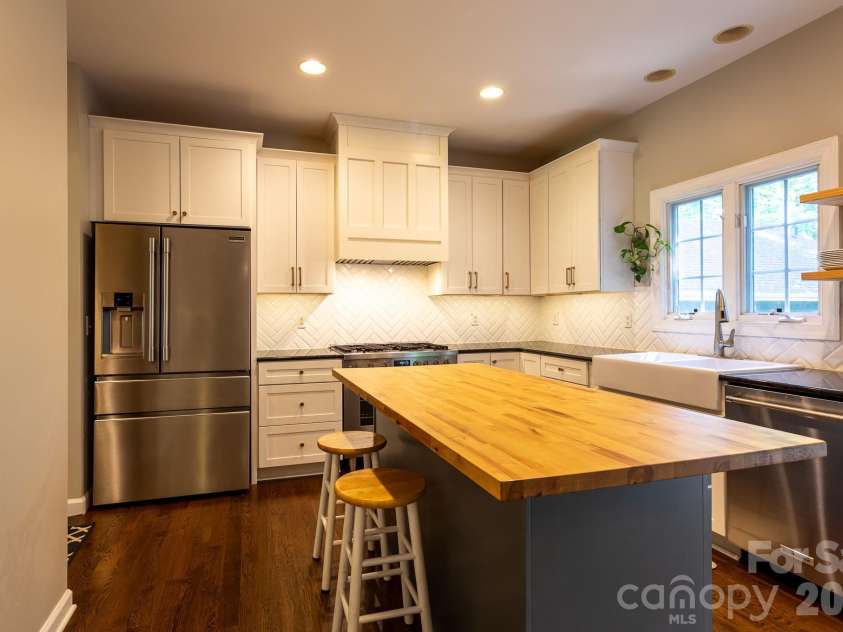8907 Magnolia Estates Drive, Cornelius, NC 28031.  MLS# CAR4406312, YatesRealty ID 39119. 