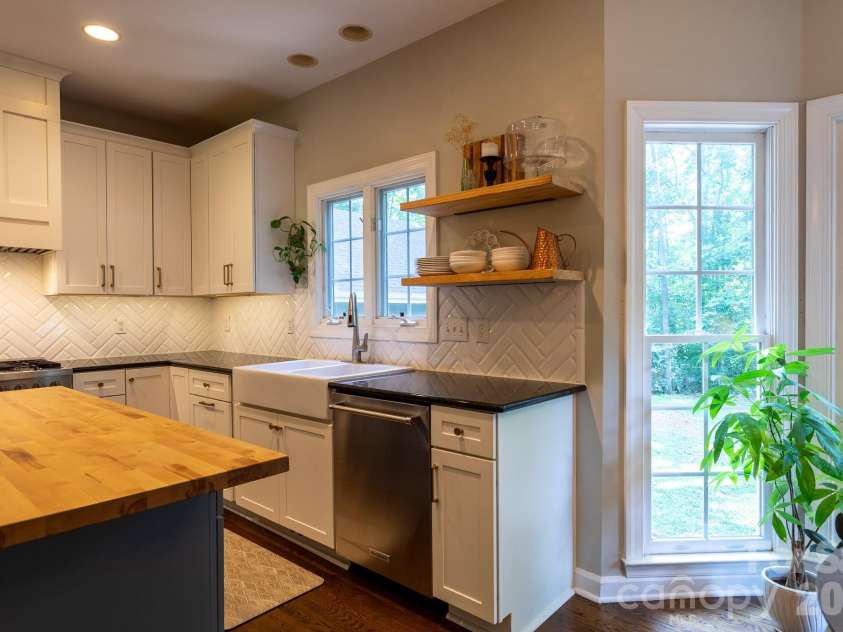 8907 Magnolia Estates Drive, Cornelius, NC 28031.  MLS# CAR4406312, YatesRealty ID 39119. 