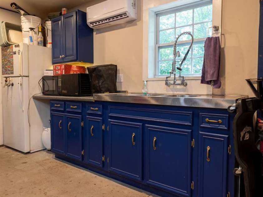 8907 Magnolia Estates Drive, Cornelius, NC 28031.  MLS# CAR4406312, YatesRealty ID 39119. 