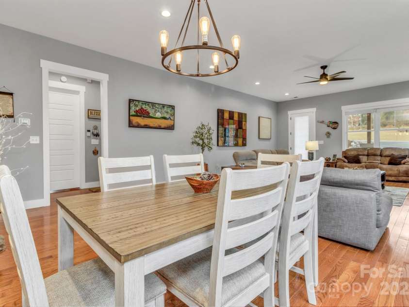 14 Cider Hill Lane, Hendersonville, NC 28792.  MLS# CAR4328170, YatesRealty ID 3912. 