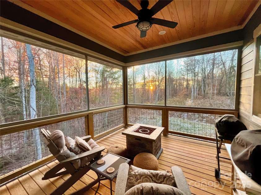 14 Cider Hill Lane, Hendersonville, NC 28792.  MLS# CAR4328170, YatesRealty ID 3912. 