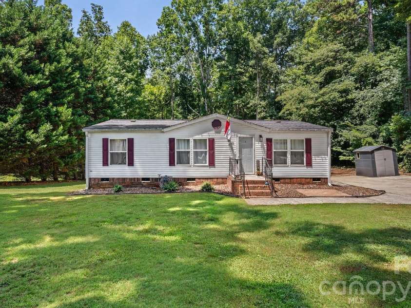 111 Patrice Place, Mooresville, NC 28115.  MLS# CAR4401314, YatesRealty ID 39120. 