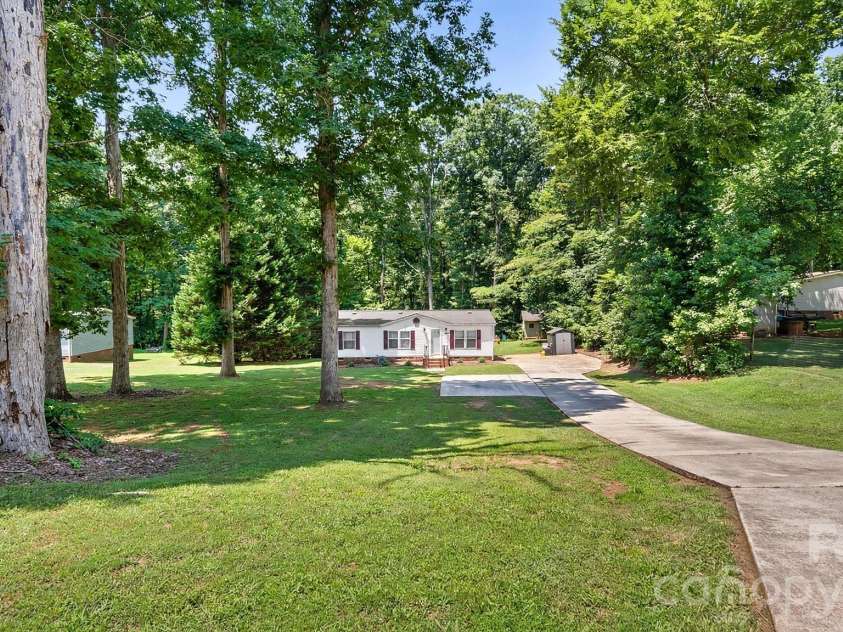 111 Patrice Place, Mooresville, NC 28115.  MLS# CAR4401314, YatesRealty ID 39120. 