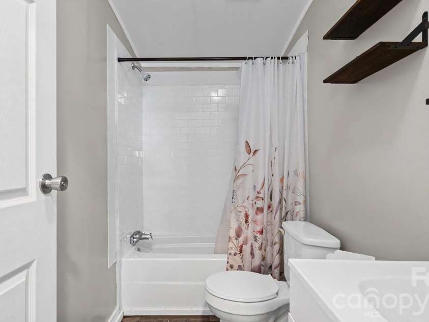 111 Patrice Place, Mooresville, NC 28115.  MLS# CAR4401314, YatesRealty ID 39120. 