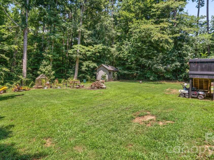 111 Patrice Place, Mooresville, NC 28115.  MLS# CAR4401314, YatesRealty ID 39120. 