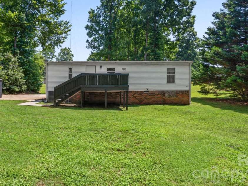 111 Patrice Place, Mooresville, NC 28115.  MLS# CAR4401314, YatesRealty ID 39120. 