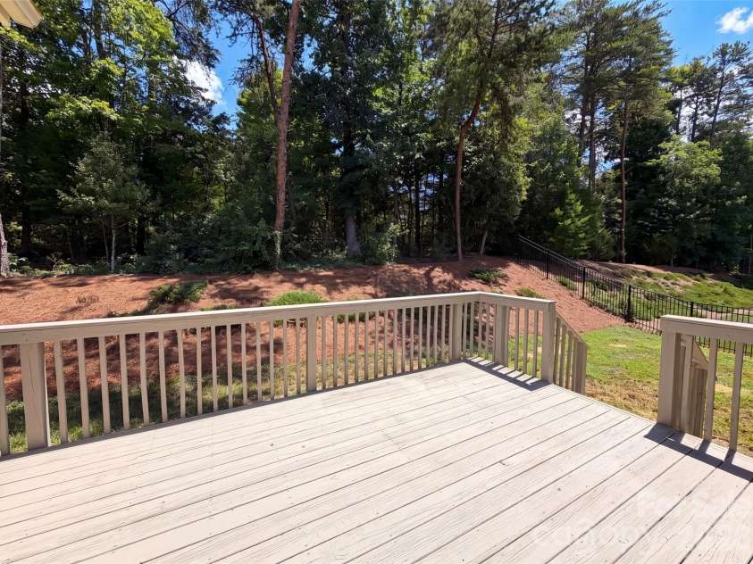 147 Monteray Oaks Circle, Fort Mill, SC 29715.  MLS# CAR4406547, YatesRealty ID 39123. 