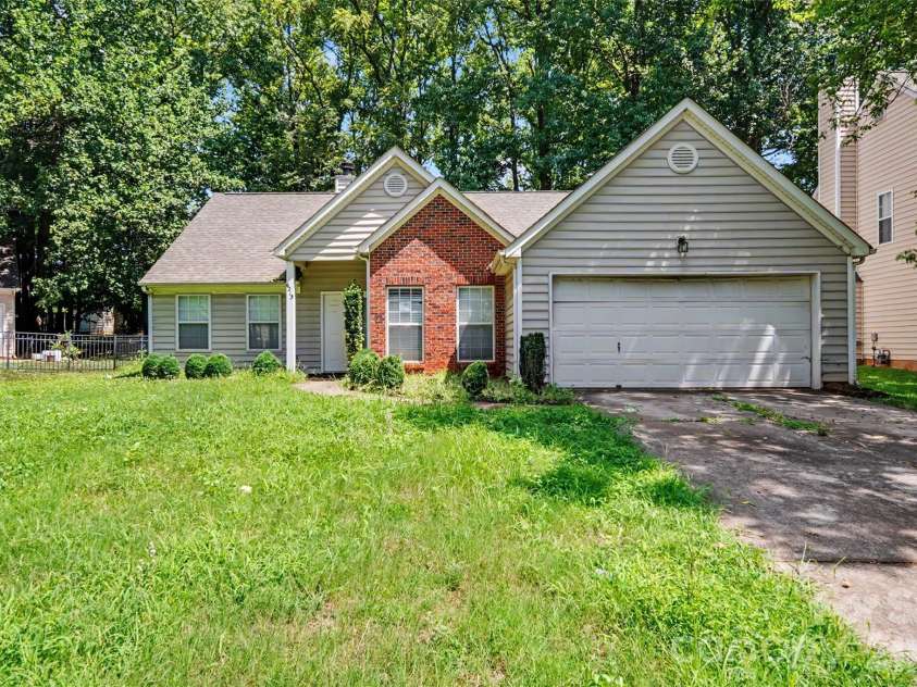 6213 Nevin Road, Charlotte, NC 28262.  MLS# CAR4363288, YatesRealty ID 39124. 