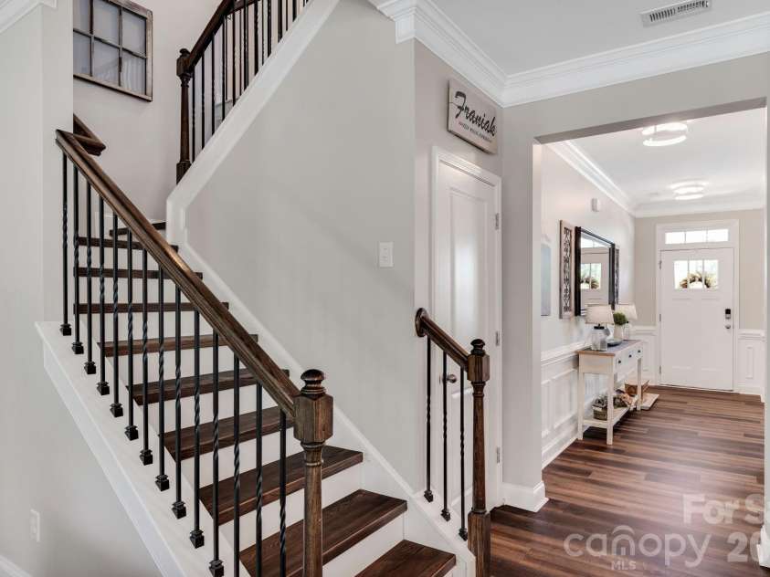 2009 Burton Point Court, Waxhaw, NC 28173.  MLS# CAR4354628, YatesRealty ID 39125. 