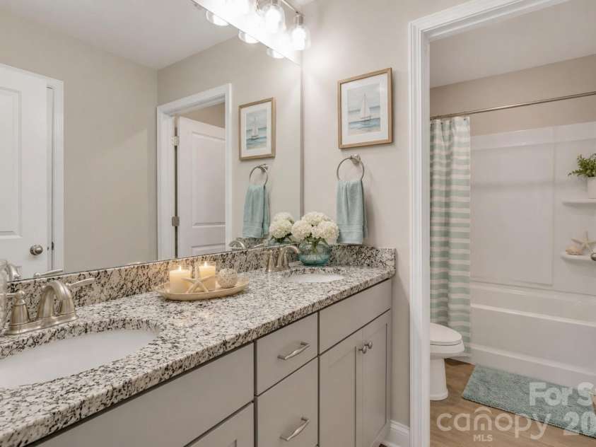 2009 Burton Point Court, Waxhaw, NC 28173.  MLS# CAR4354628, YatesRealty ID 39125. 