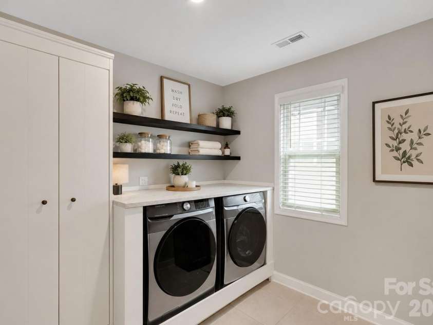 2009 Burton Point Court, Waxhaw, NC 28173.  MLS# CAR4354628, YatesRealty ID 39125. 