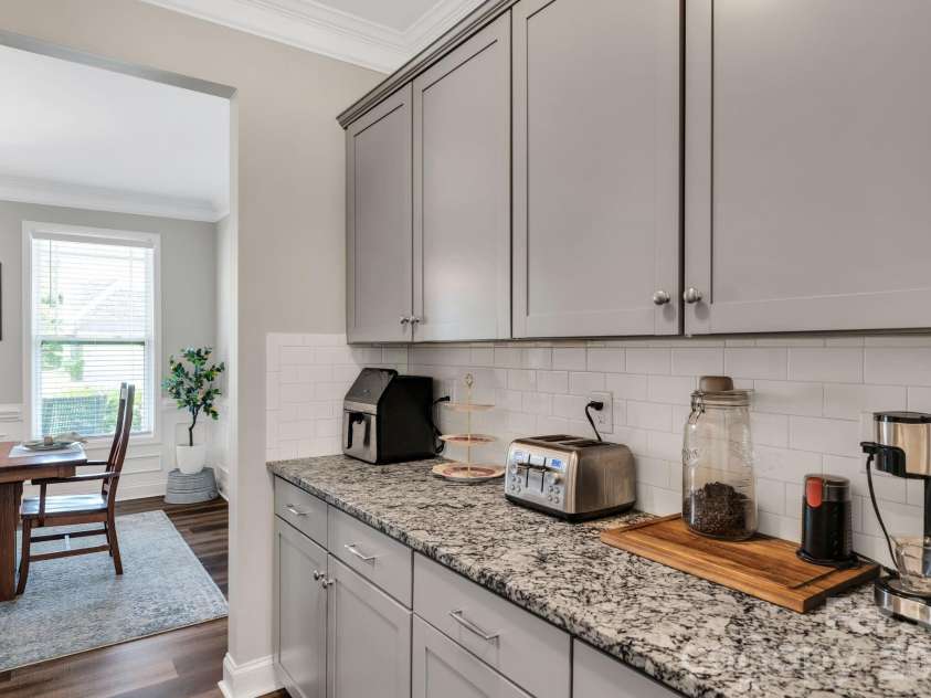 2009 Burton Point Court, Waxhaw, NC 28173.  MLS# CAR4354628, YatesRealty ID 39125. 