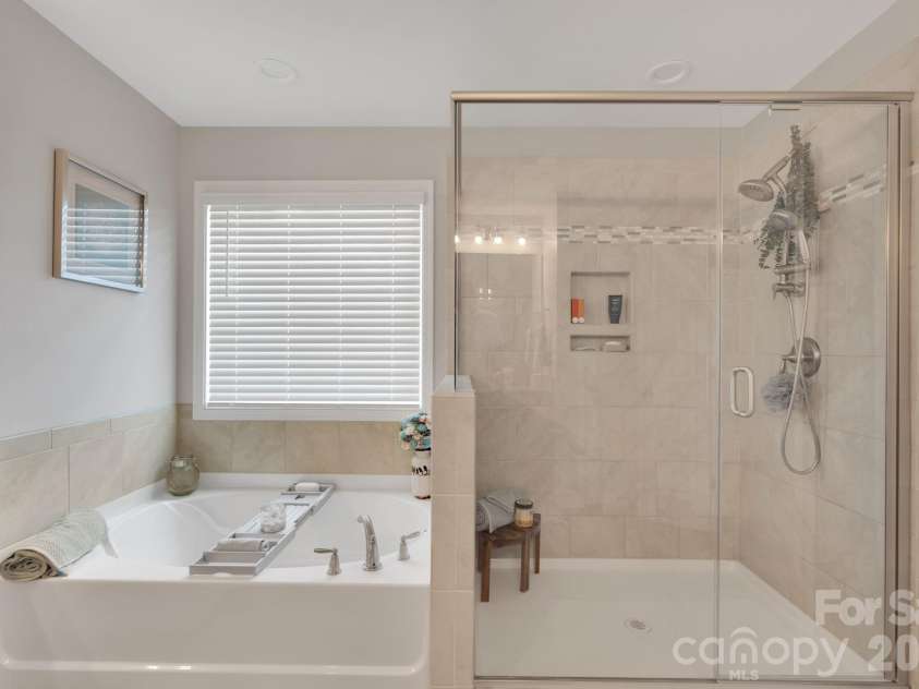2009 Burton Point Court, Waxhaw, NC 28173.  MLS# CAR4354628, YatesRealty ID 39125. 