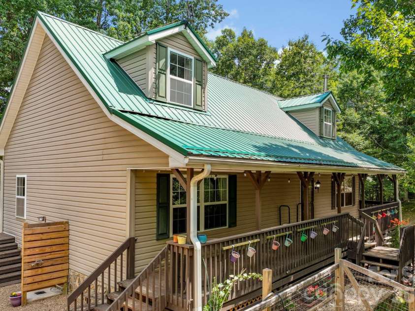 46 Michele Lane, Leicester, NC 28748.  MLS# CAR4400253, YatesRealty ID 39126. 