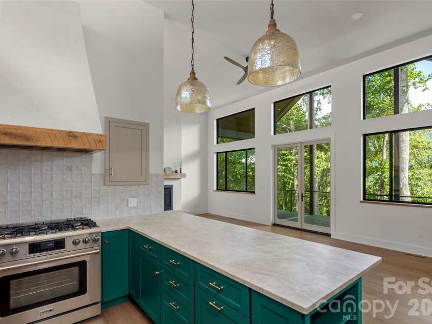 93 Village Pointe Lane, Asheville, NC 28803.  MLS# CAR4399608, YatesRealty ID 39127. 