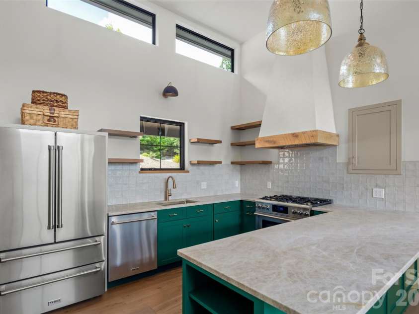 93 Village Pointe Lane, Asheville, NC 28803.  MLS# CAR4399608, YatesRealty ID 39127. 