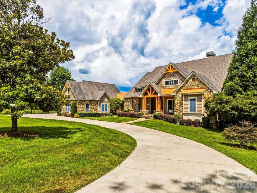 280 Walnut Hollow Road, Brevard, NC 28712.  MLS# CAR4404211, YatesRealty ID 39128. 
