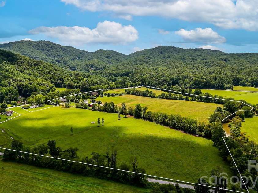 280 Walnut Hollow Road, Brevard, NC 28712.  MLS# CAR4404211, YatesRealty ID 39128. 