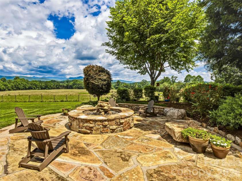 280 Walnut Hollow Road, Brevard, NC 28712.  MLS# CAR4404211, YatesRealty ID 39128. 