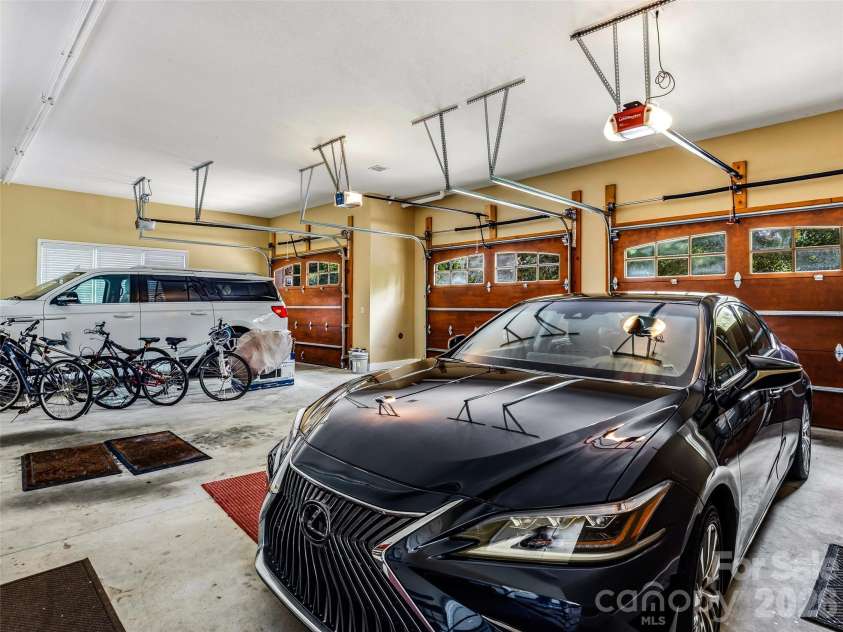 280 Walnut Hollow Road, Brevard, NC 28712.  MLS# CAR4404211, YatesRealty ID 39128. 