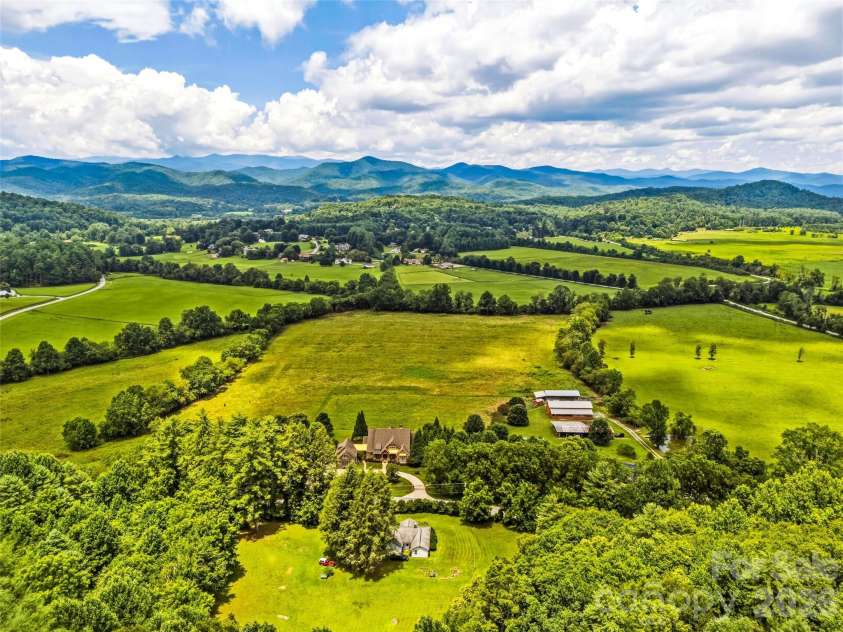280 Walnut Hollow Road, Brevard, NC 28712.  MLS# CAR4404211, YatesRealty ID 39128. 