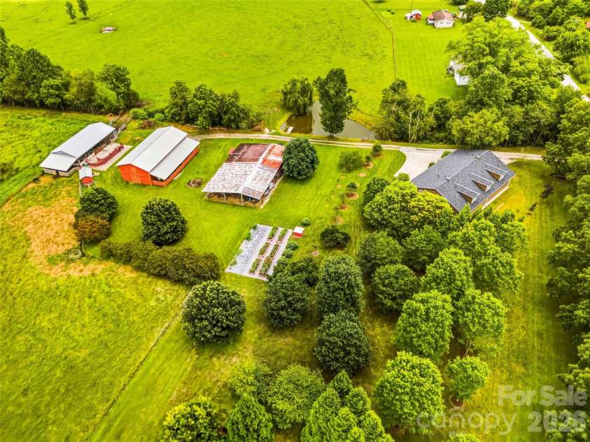 280 Walnut Hollow Road, Brevard, NC 28712.  MLS# CAR4404211, YatesRealty ID 39128. 