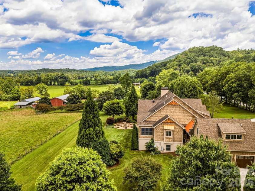280 Walnut Hollow Road, Brevard, NC 28712.  MLS# CAR4404211, YatesRealty ID 39128. 